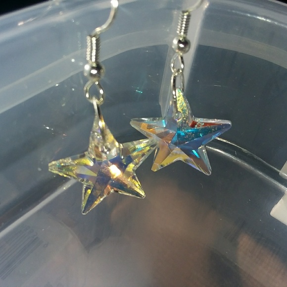 Swarvorskie crystal star earrings. - Picture 5 of 7